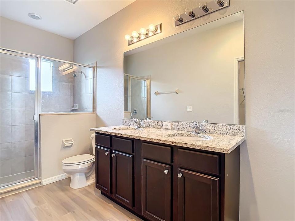 For Sale: $329,900 (3 beds, 2 baths, 1477 Square Feet)