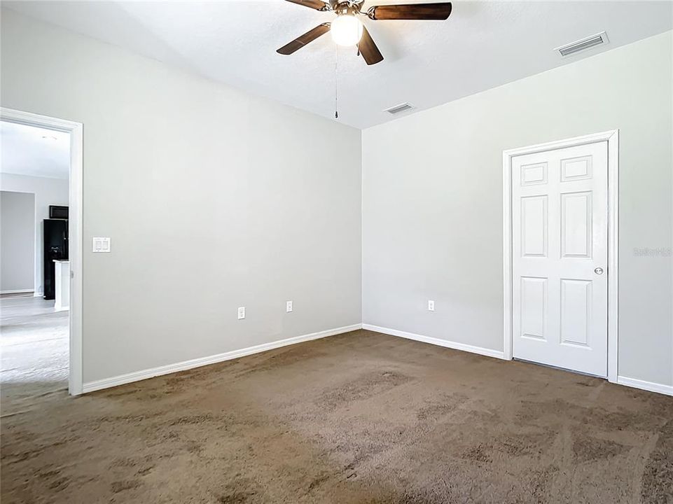 For Sale: $329,900 (3 beds, 2 baths, 1477 Square Feet)