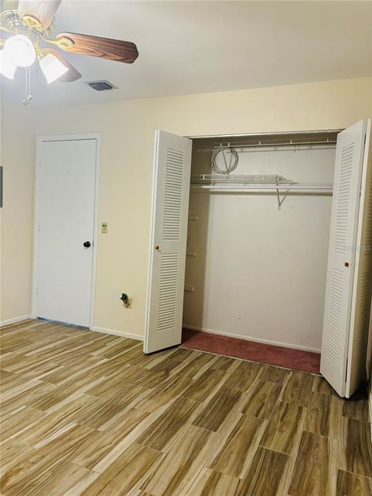 For Sale: $194,500 (1 beds, 1 baths, 672 Square Feet)