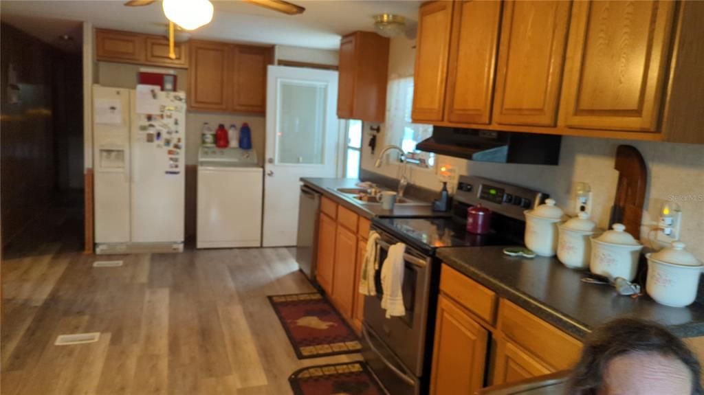 For Sale: $115,000 (3 beds, 2 baths, 1152 Square Feet)