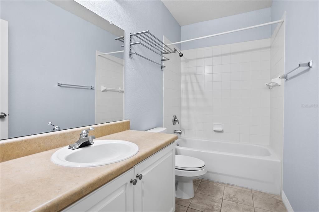 For Sale: $235,000 (2 beds, 2 baths, 1024 Square Feet)