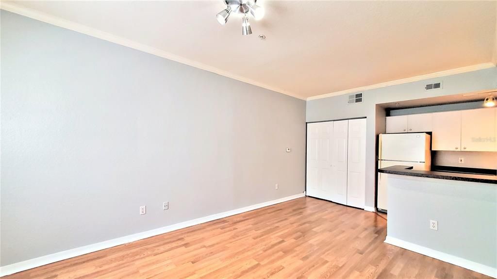 For Rent: $1,274 (1 beds, 1 baths, 499 Square Feet)