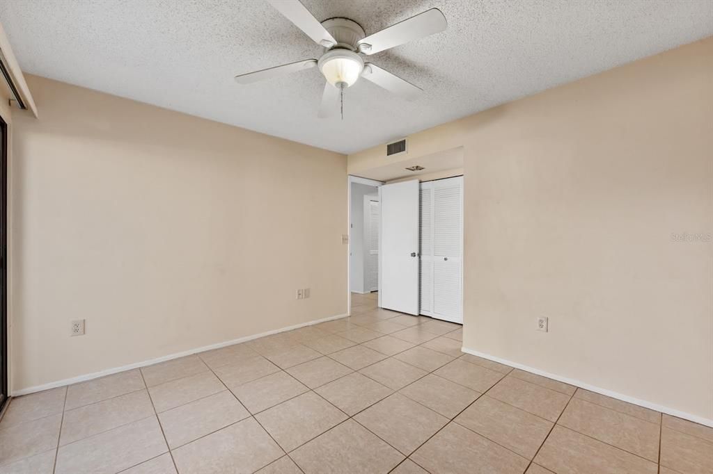 For Rent: $2,100 (2 beds, 2 baths, 982 Square Feet)