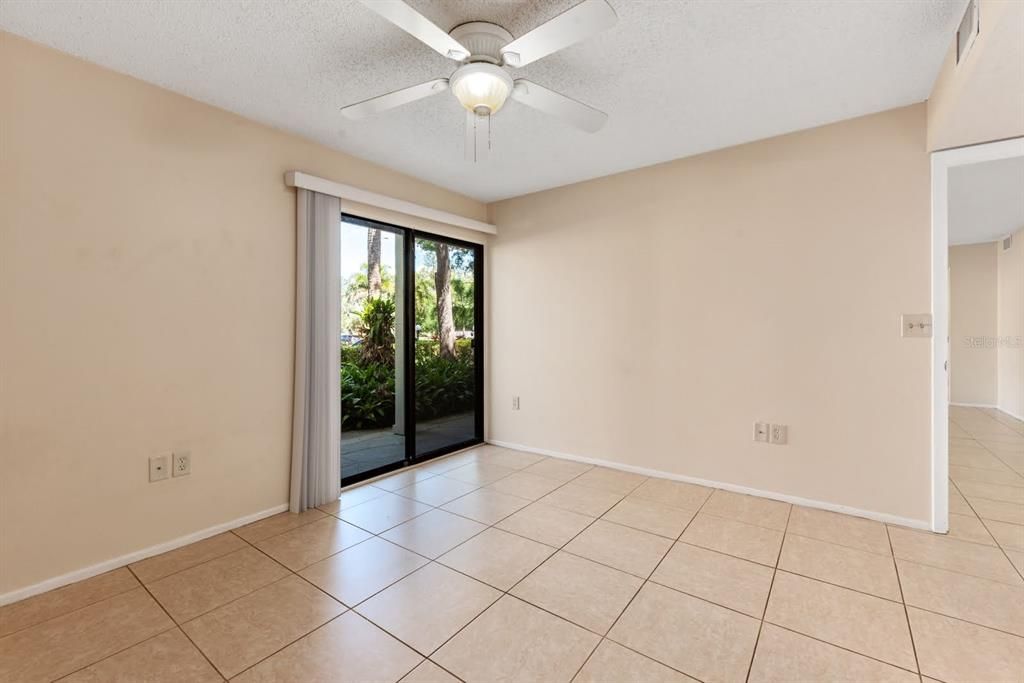 For Rent: $2,100 (2 beds, 2 baths, 982 Square Feet)