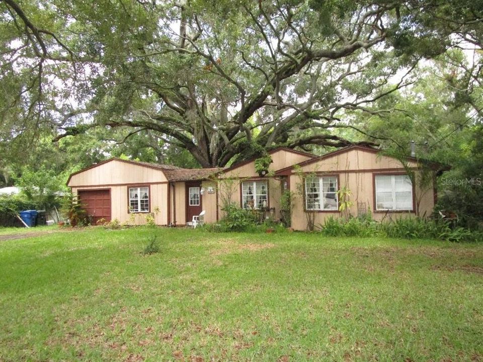 For Sale: $445,000 (3 beds, 2 baths, 1520 Square Feet)