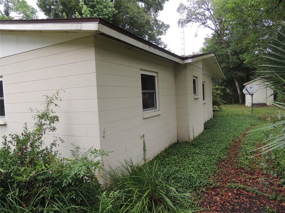 For Sale: $198,500 (2 beds, 2 baths, 1236 Square Feet)