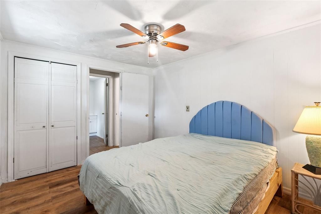 For Sale: $273,000 (2 beds, 1 baths, 1353 Square Feet)