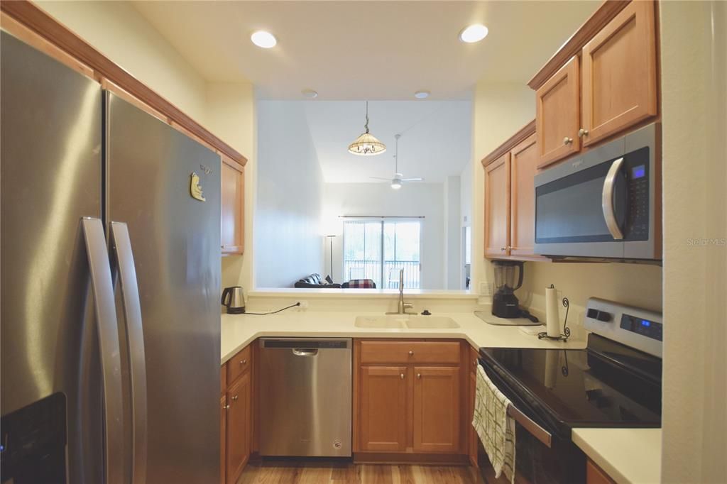 For Sale: $294,000 (2 beds, 2 baths, 1104 Square Feet)