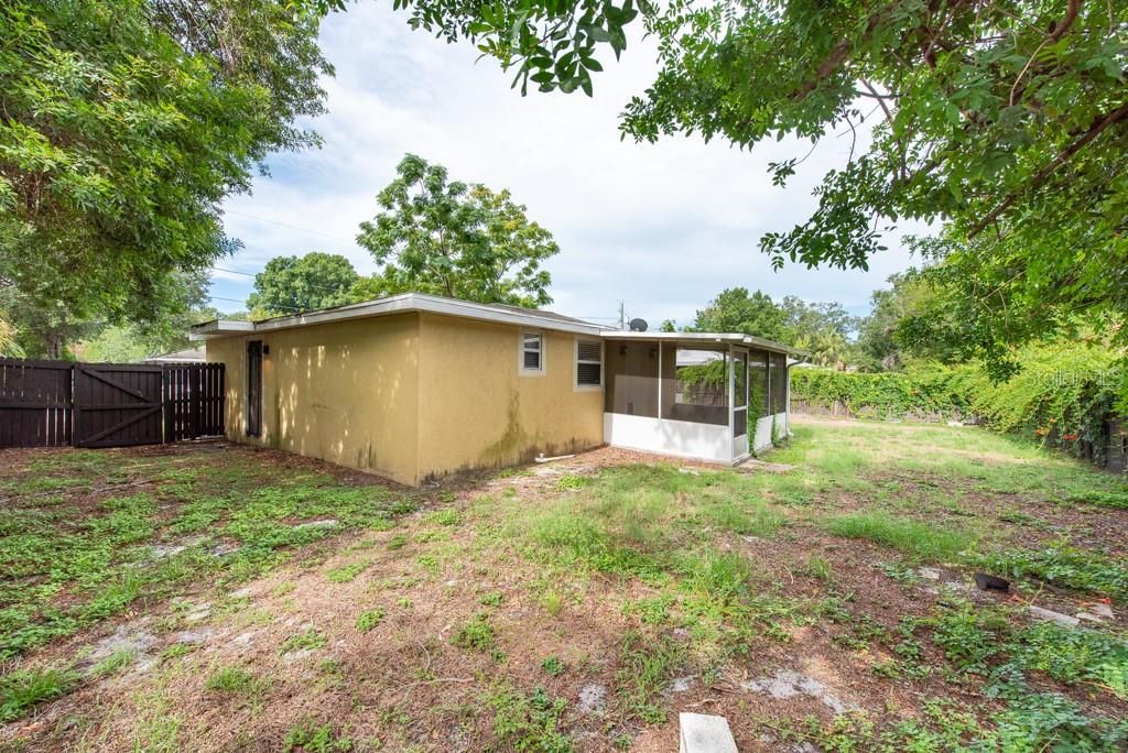 For Sale: $430,000 (3 beds, 2 baths, 1221 Square Feet)