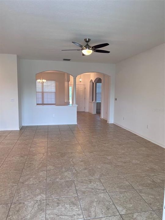 For Rent: $2,595 (3 beds, 2 baths, 2106 Square Feet)