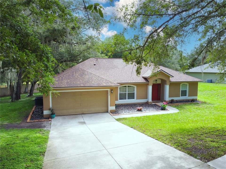 For Sale: $450,000 (3 beds, 2 baths, 1778 Square Feet)