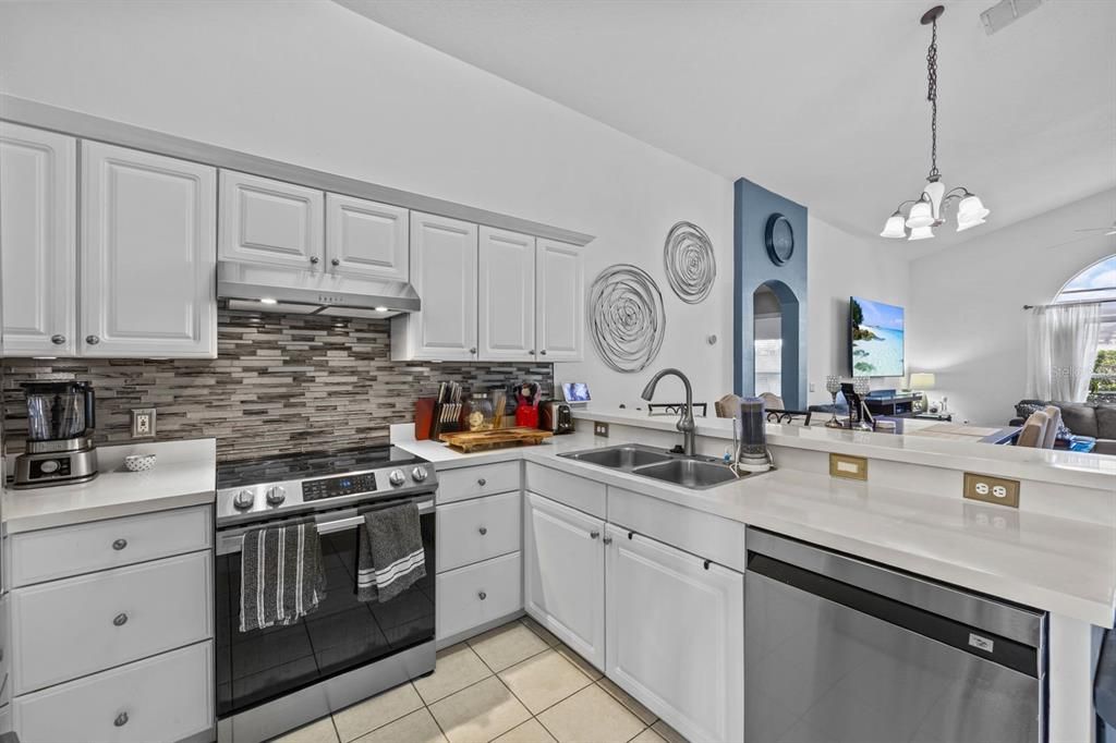 For Sale: $384,995 (3 beds, 2 baths, 1708 Square Feet)