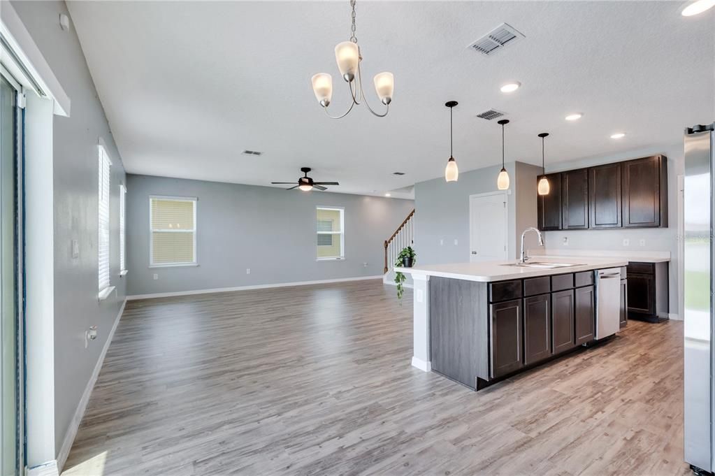 Active With Contract: $398,500 (4 beds, 2 baths, 1904 Square Feet)