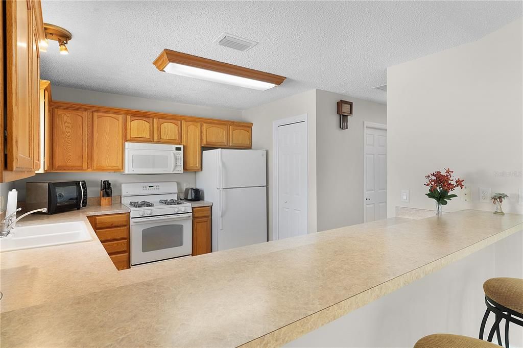 For Sale: $369,000 (2 beds, 2 baths, 1132 Square Feet)