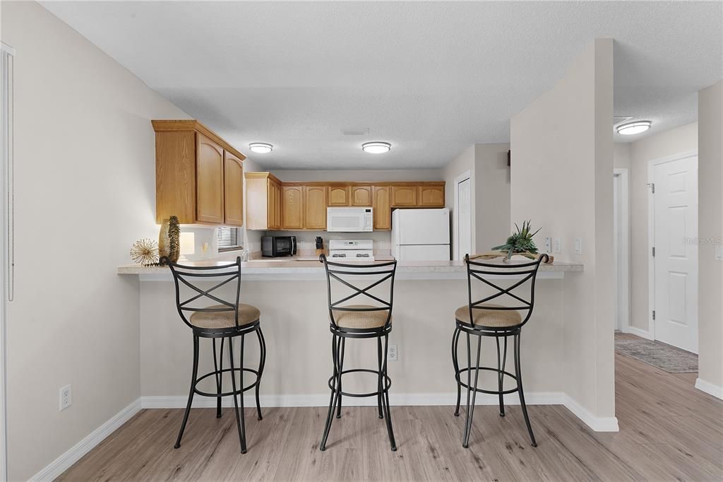 For Sale: $369,000 (2 beds, 2 baths, 1132 Square Feet)