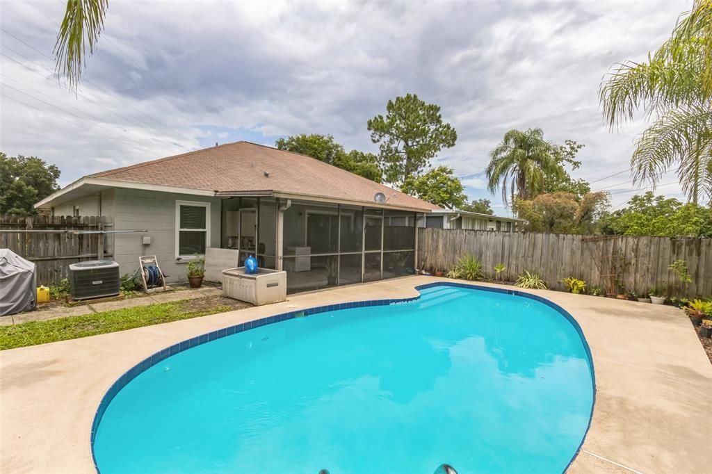 For Sale: $368,900 (3 beds, 2 baths, 1055 Square Feet)