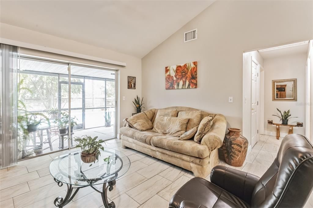 For Sale: $368,900 (3 beds, 2 baths, 1055 Square Feet)