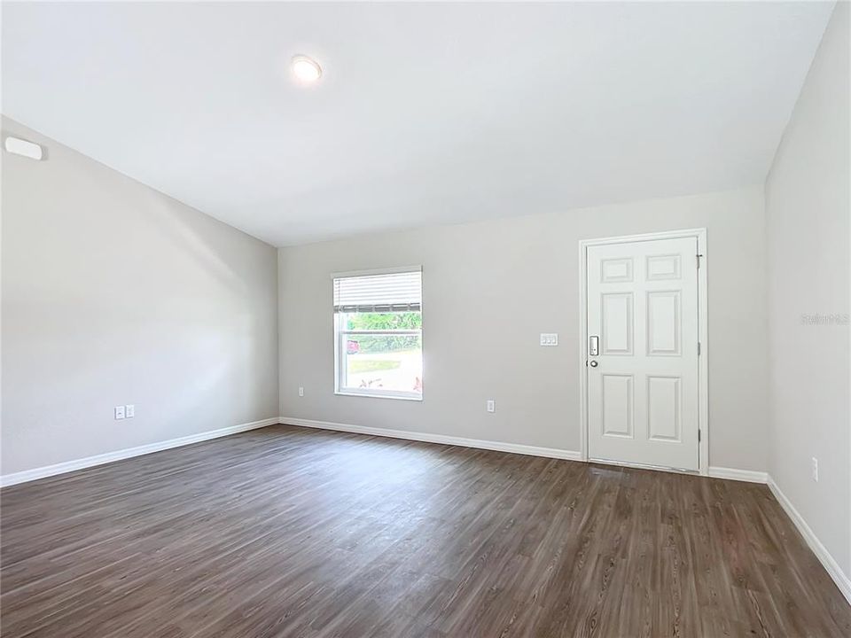 For Sale: $269,900 (3 beds, 2 baths, 1357 Square Feet)