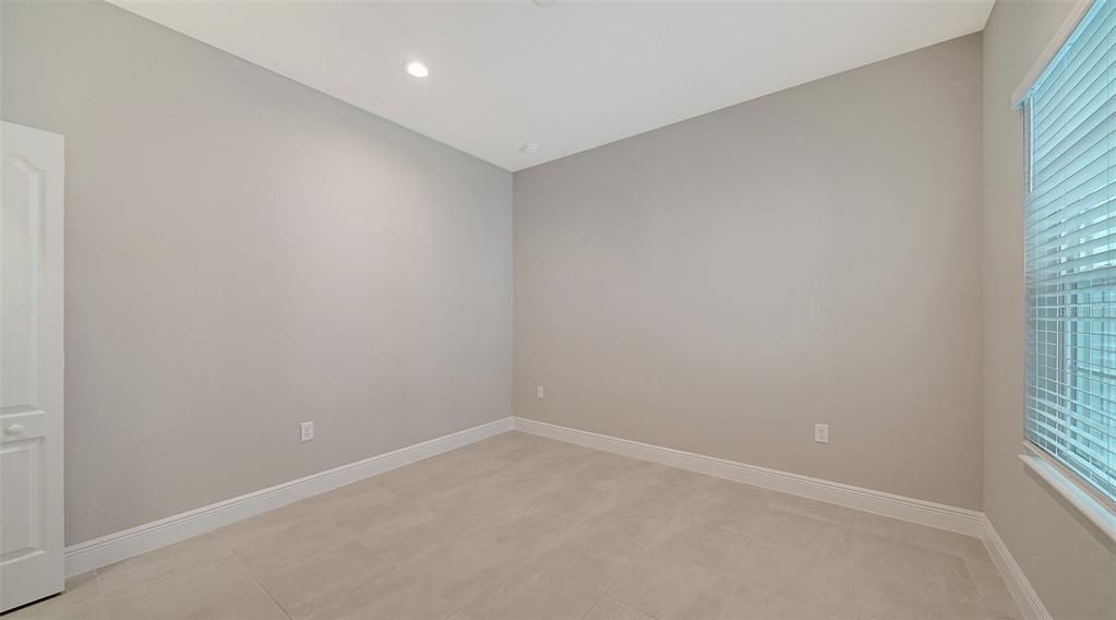 For Sale: $397,990 (2 beds, 2 baths, 1530 Square Feet)