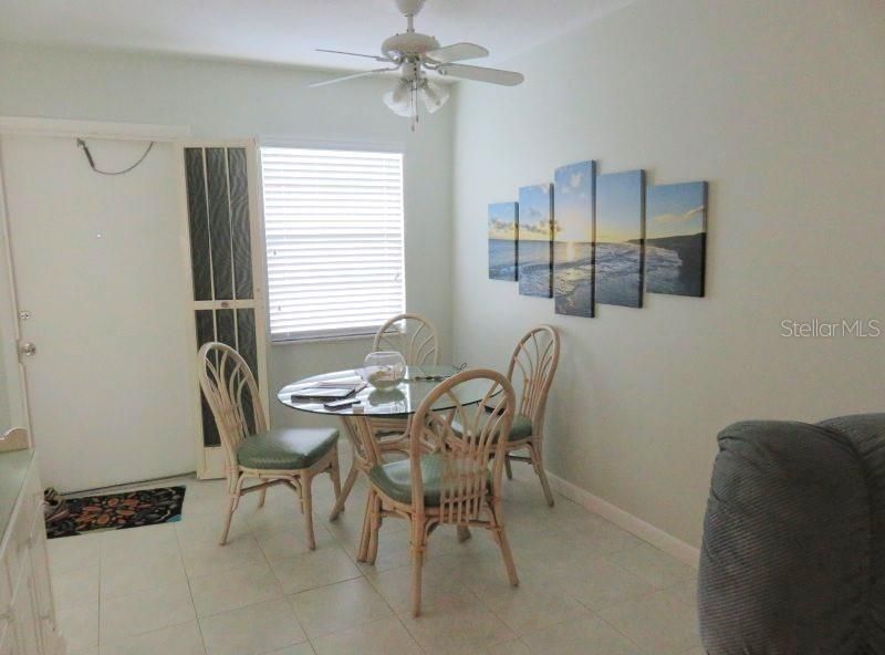 For Rent: $2,000 (2 beds, 1 baths, 794 Square Feet)