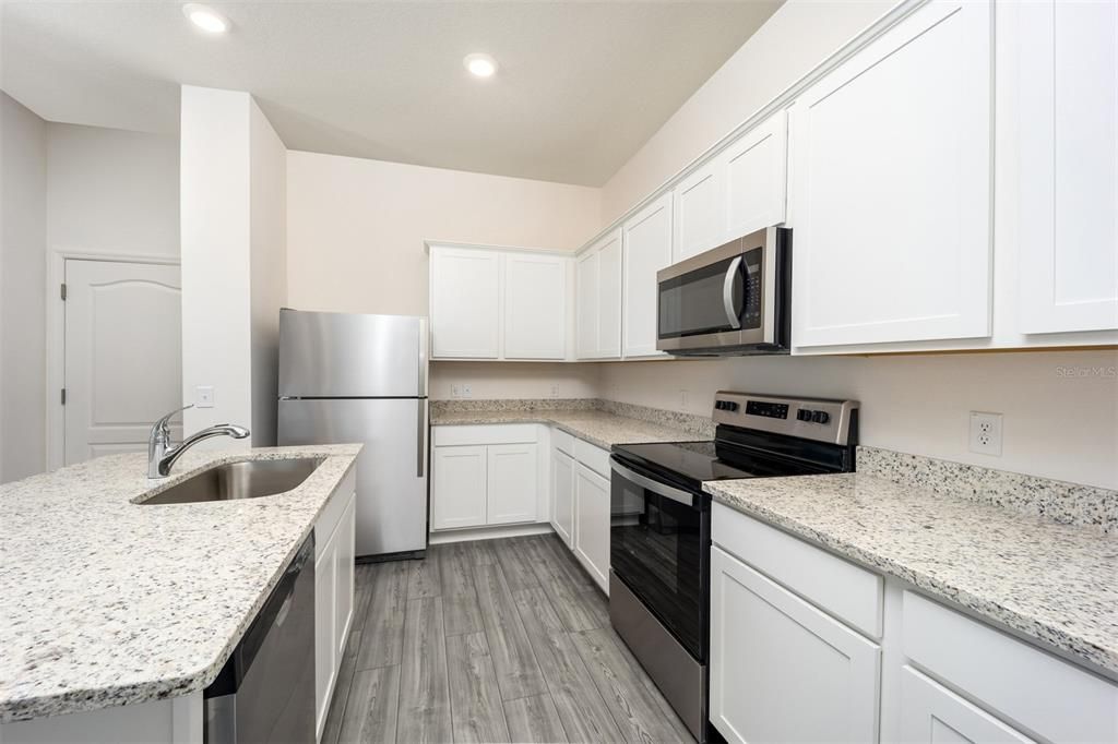 For Sale: $332,900 (3 beds, 2 baths, 1817 Square Feet)