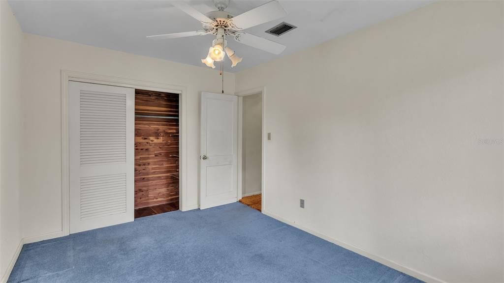 For Sale: $298,000 (2 beds, 1 baths, 1380 Square Feet)