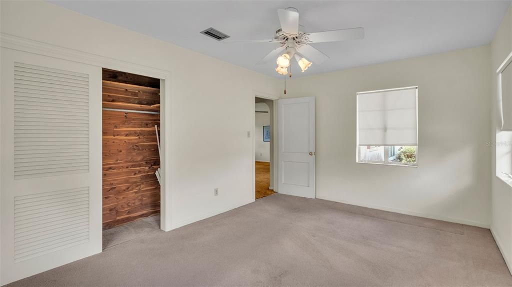 For Sale: $298,000 (2 beds, 1 baths, 1380 Square Feet)