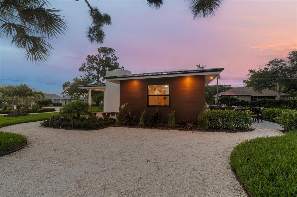 For Sale: $849,999 (3 beds, 2 baths, 1642 Square Feet)