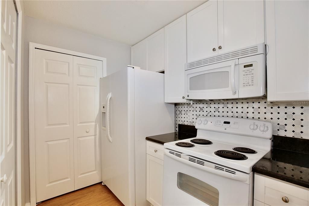 For Rent: $1,750 (2 beds, 2 baths, 1003 Square Feet)