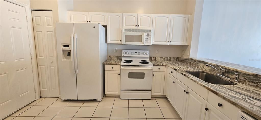 For Rent: $2,000 (2 beds, 2 baths, 1450 Square Feet)