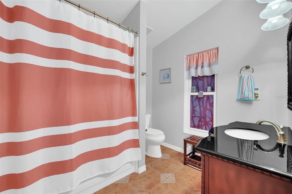 For Sale: $331,900 (2 beds, 2 baths, 1213 Square Feet)