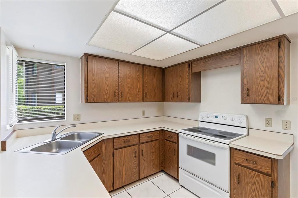 For Sale: $279,900 (3 beds, 2 baths, 1338 Square Feet)