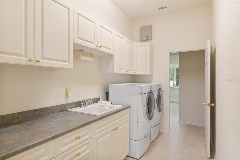 Laundry Room/Butler's Pantry