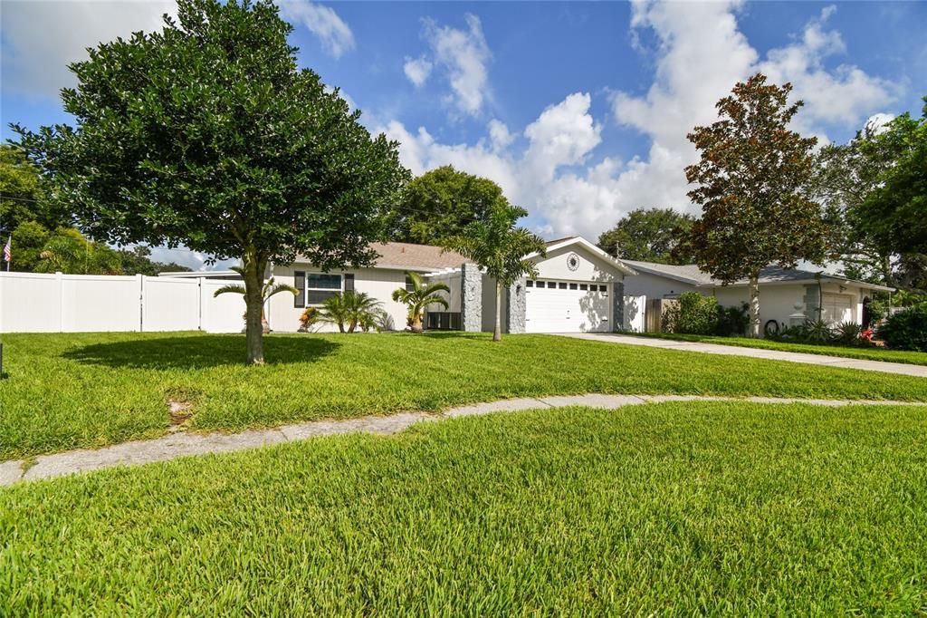 For Sale: $500,000 (3 beds, 2 baths, 1384 Square Feet)