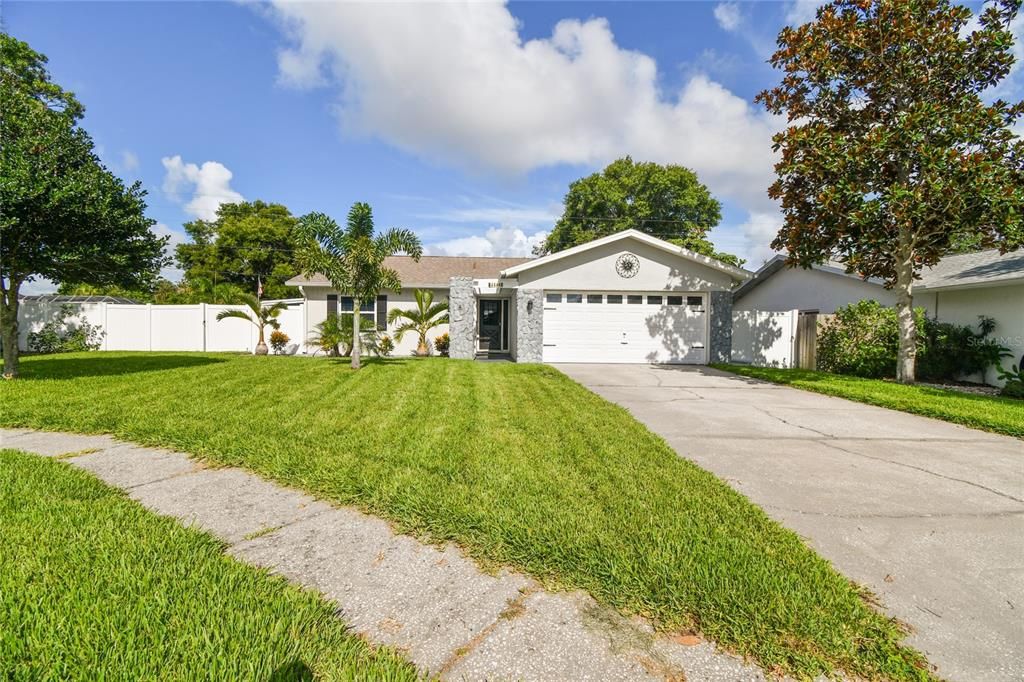 For Sale: $500,000 (3 beds, 2 baths, 1384 Square Feet)