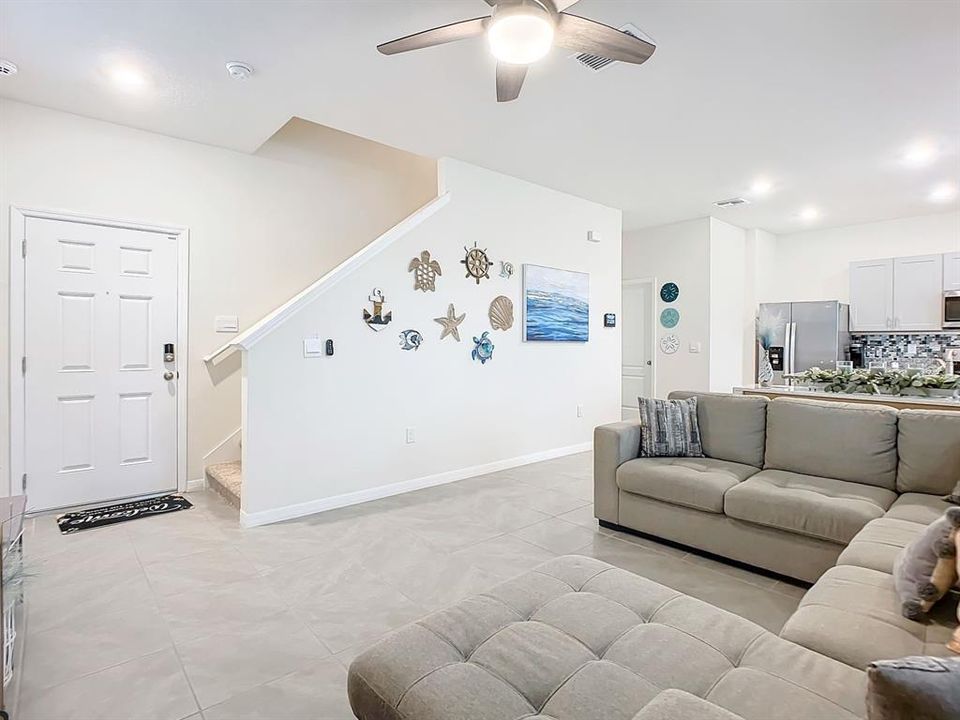 For Sale: $355,000 (3 beds, 2 baths, 1672 Square Feet)