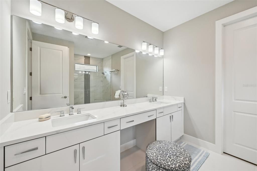 For Sale: $649,900 (2 beds, 2 baths, 1852 Square Feet)