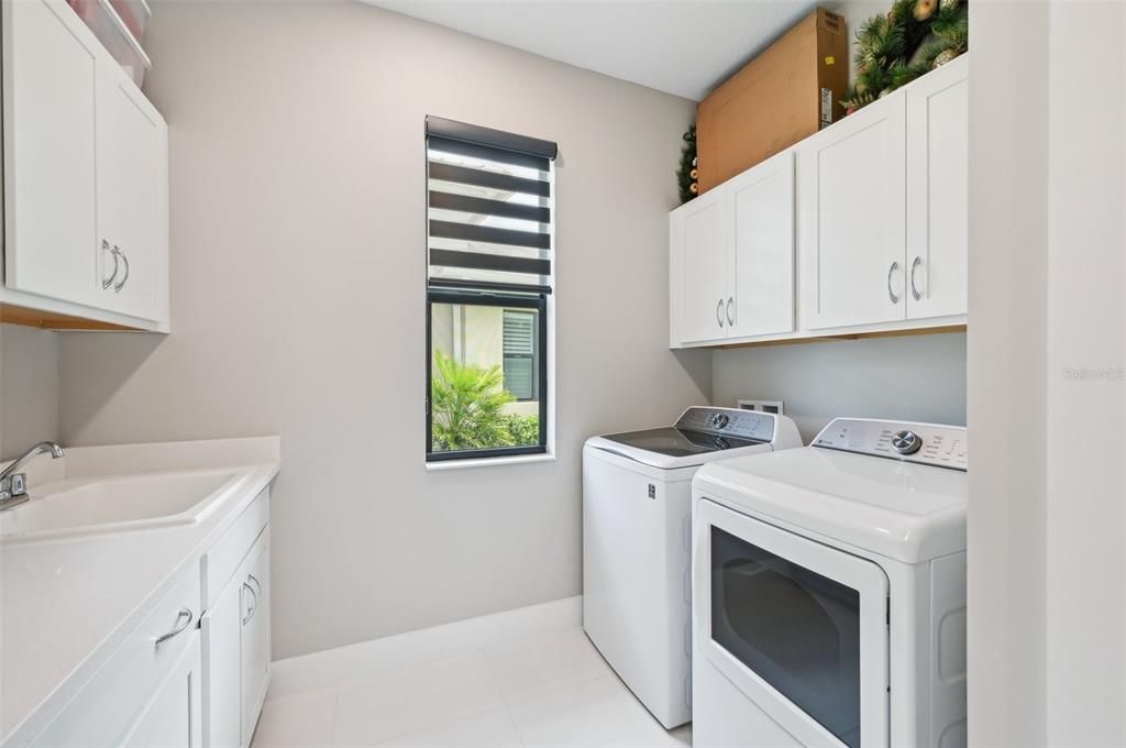 For Sale: $649,900 (2 beds, 2 baths, 1852 Square Feet)