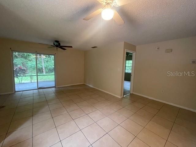 For Rent: $1,495 (2 beds, 1 baths, 964 Square Feet)