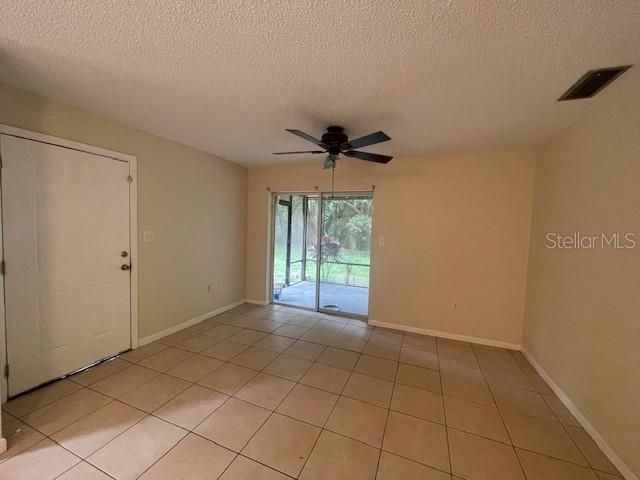 For Rent: $1,495 (2 beds, 1 baths, 964 Square Feet)