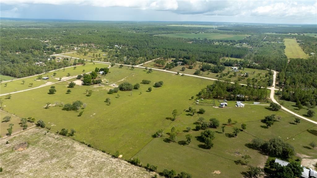 На продажу: $220,000 (11.74 acres)