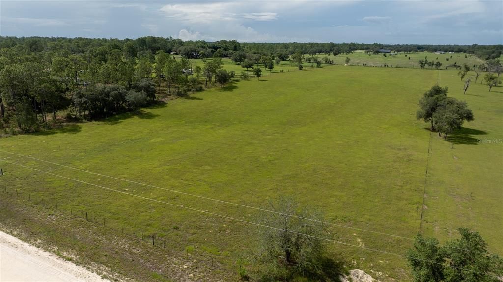 На продажу: $220,000 (11.74 acres)