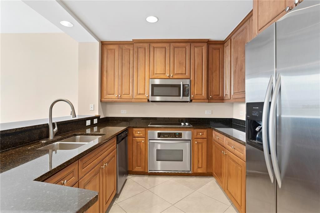 For Sale: $840,000 (1 beds, 2 baths, 1242 Square Feet)