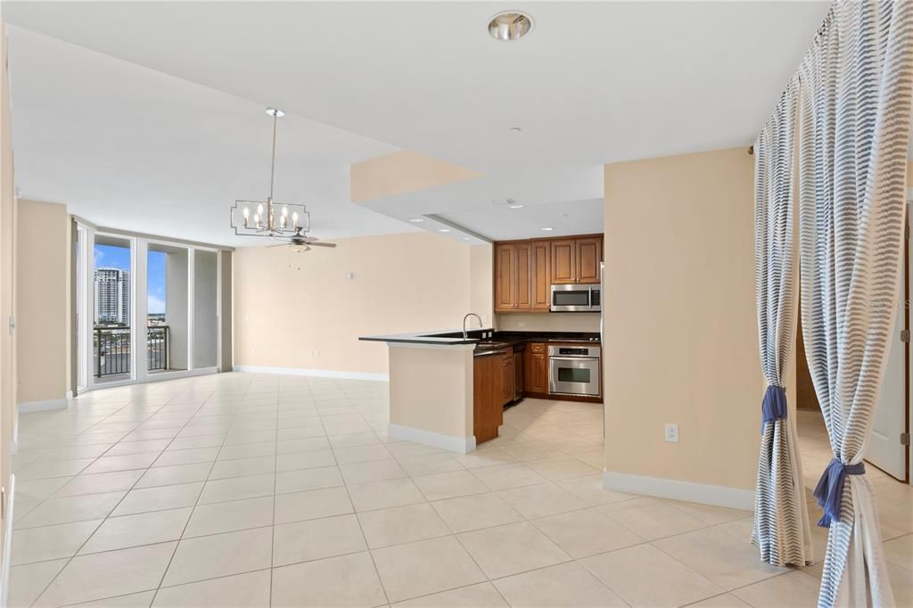 For Sale: $840,000 (1 beds, 2 baths, 1242 Square Feet)