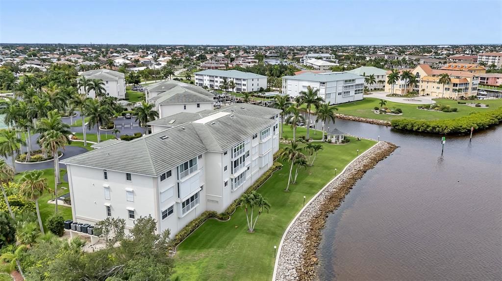 For Sale: $869,000 (3 beds, 2 baths, 2168 Square Feet)