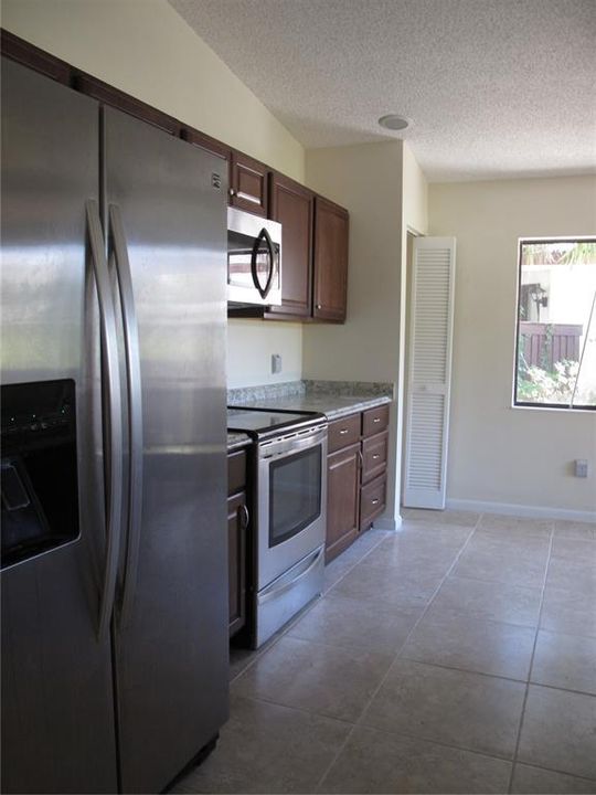 For Rent: $1,895 (3 beds, 2 baths, 1265 Square Feet)