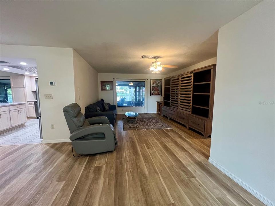 For Sale: $399,900 (3 beds, 2 baths, 1792 Square Feet)