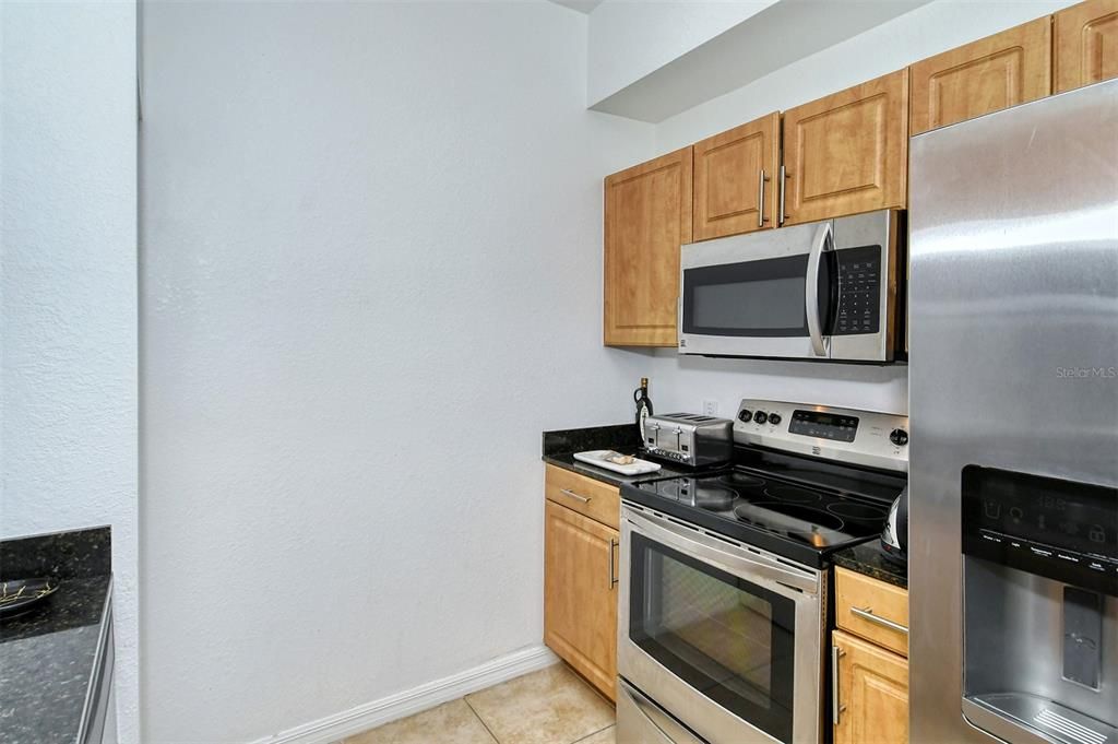 For Rent: $4,000 (2 beds, 2 baths, 1084 Square Feet)