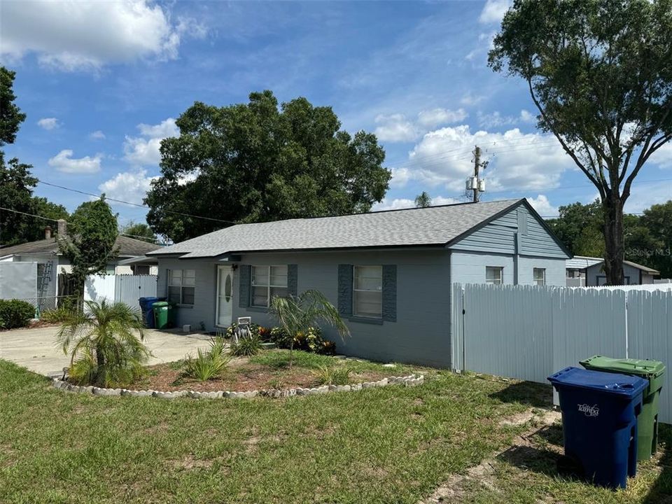 Active With Contract: $430,000 (3 beds, 2 baths, 1335 Square Feet)