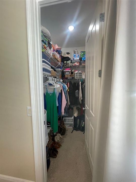 bed 2 walk-in closet